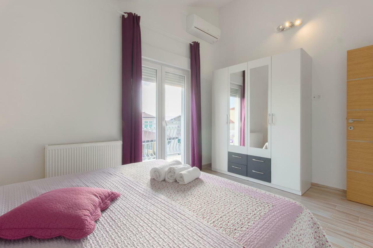 Apartmani Skelin***/**** Kaštela Exterior foto