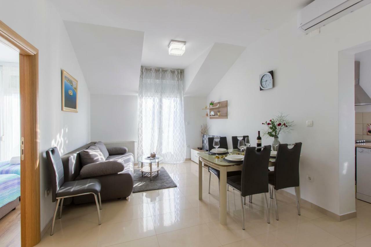 Apartmani Skelin***/**** Kaštela Exterior foto