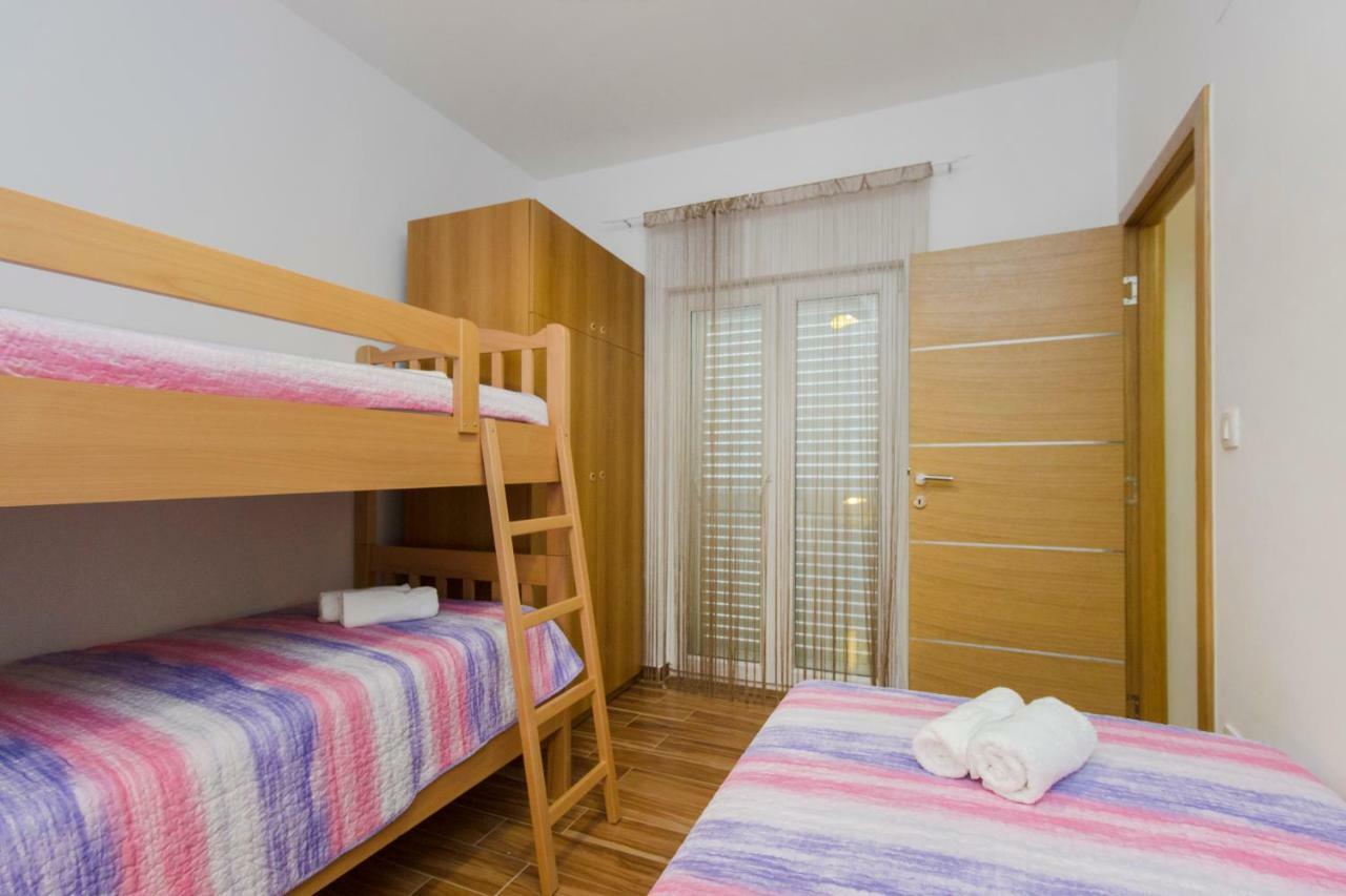 Apartmani Skelin***/**** Kaštela Exterior foto