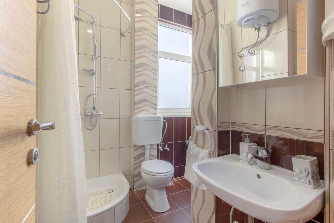 Apartmani Skelin***/**** Kaštela Exterior foto
